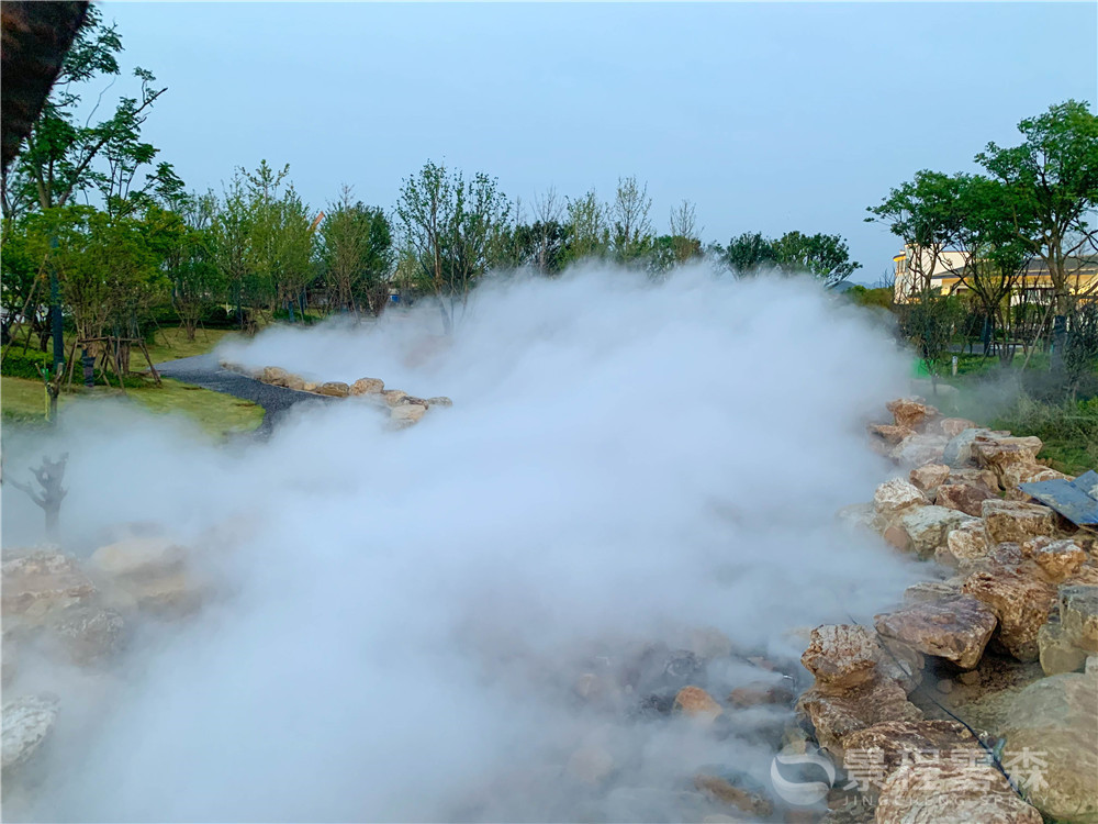景區(qū)霧森
